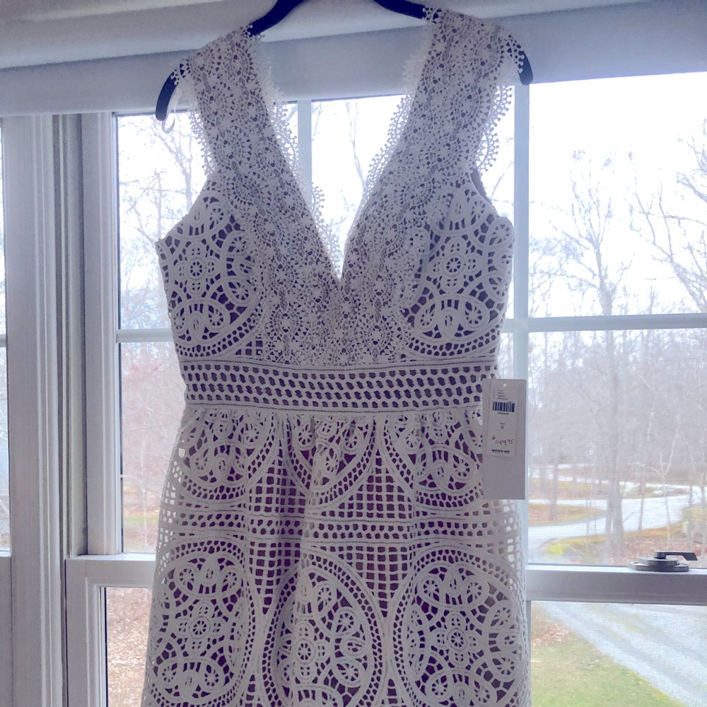 Monique Lhuillier White Dress